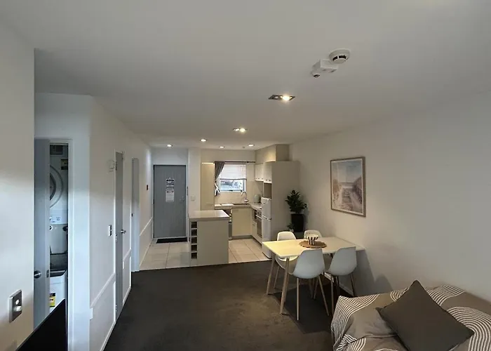 Edge Retreat Apartment